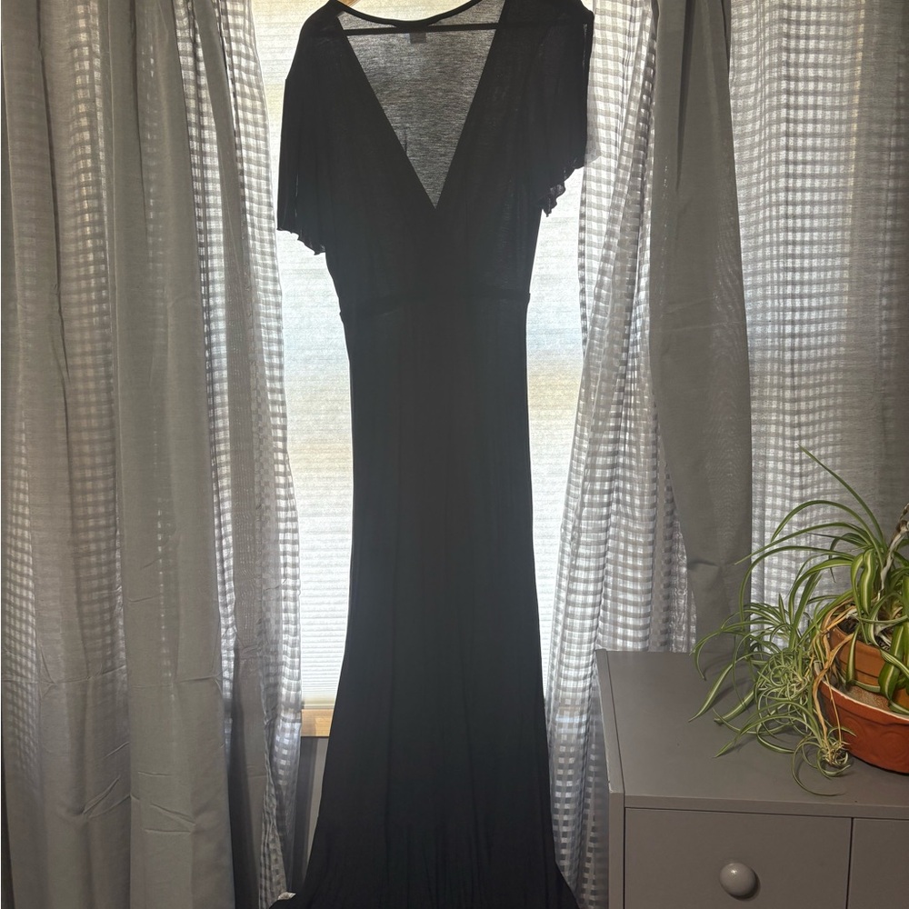 VENUS Black Maxi Dress